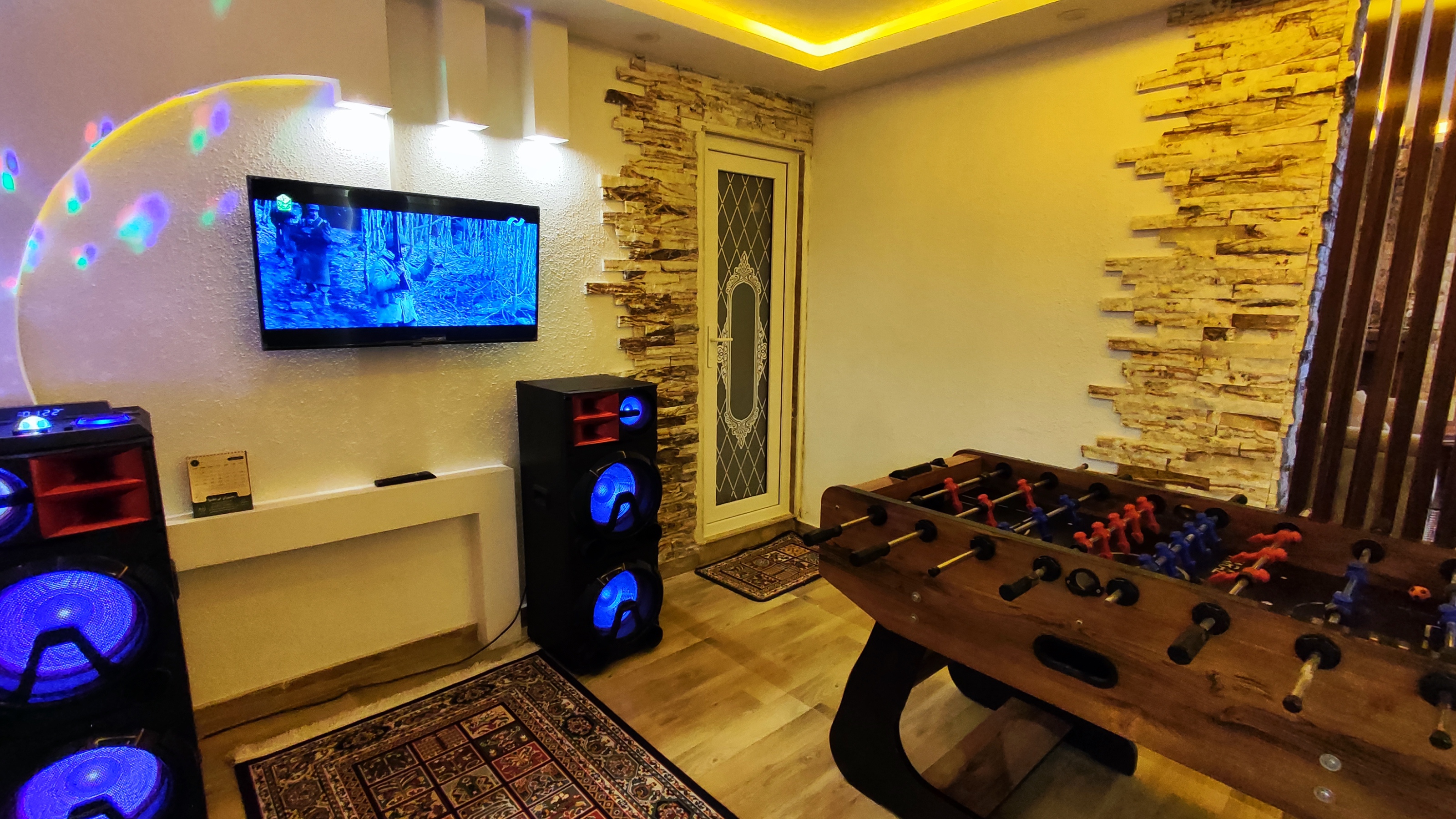 اجاره ویلای استخردار و جکوزی لوکس در بندرانزلی